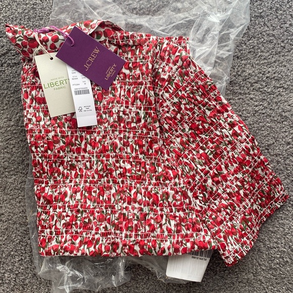 Smocked button-up shirt in Liberty® Eliza's Red fabric - Picture 2 of 7